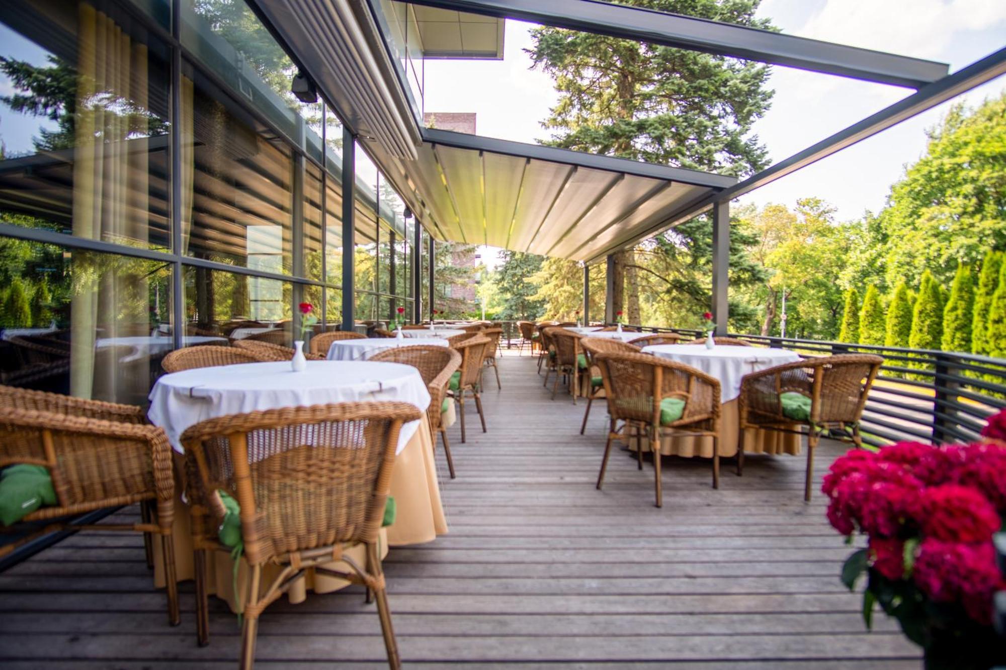 Park Plaza Hotel, Restaurant & Terrace, Panorama Bar, Conference & Banquet Center Hotell Vilnius