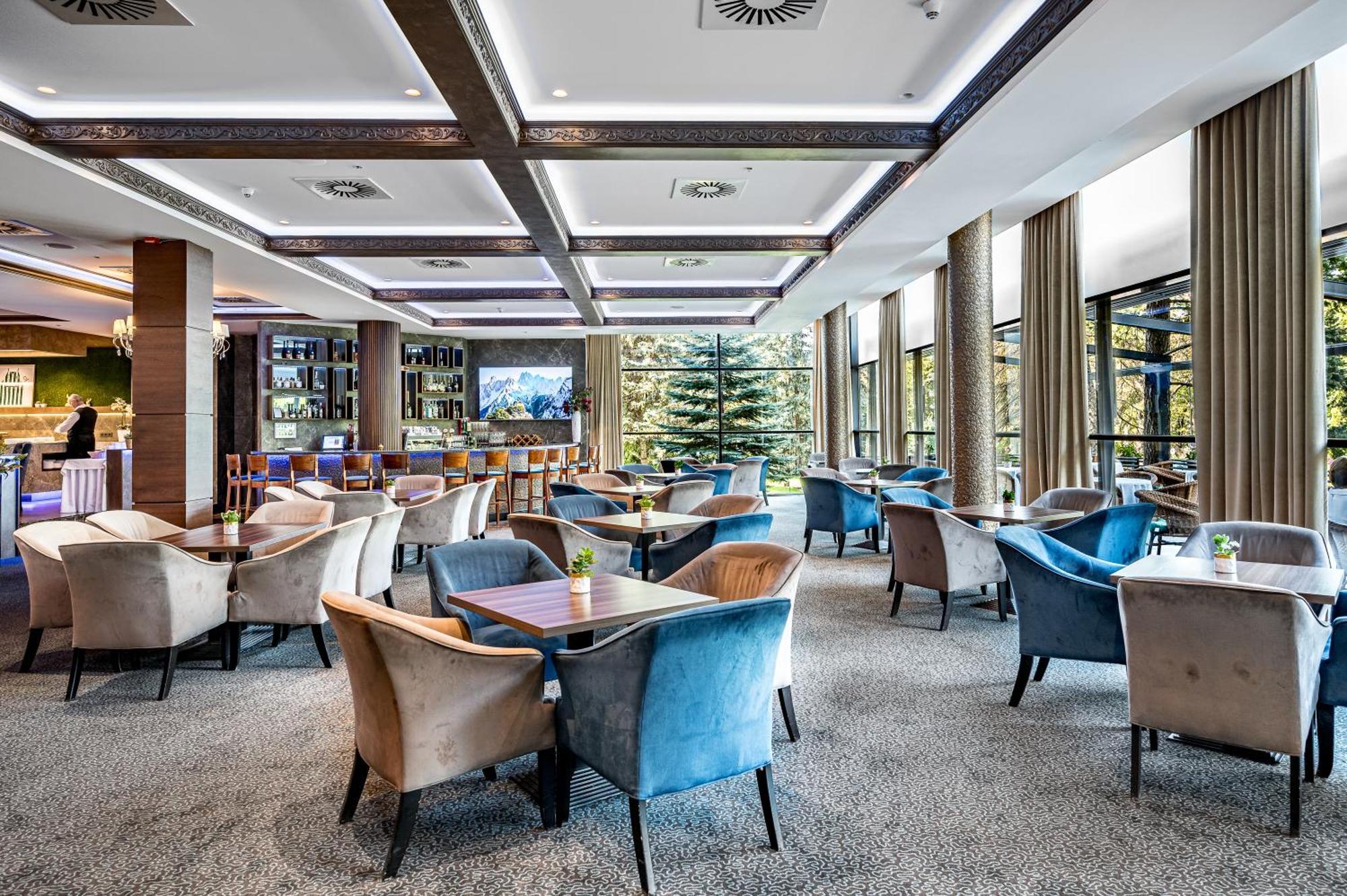 Park Plaza Hotel, Restaurant & Terrace, Panorama Bar, Conference & Banquet Center Hotell Vilnius