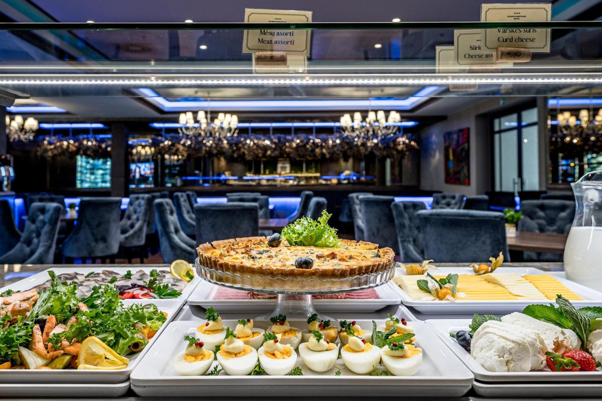 Hotell Park Plaza Hotel, Restaurant & Terrace, Panorama Bar, Conference & Banquet Center