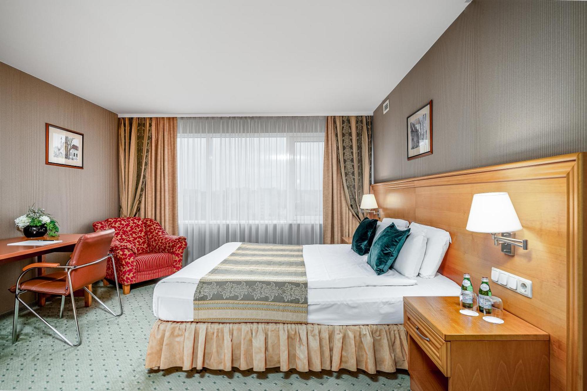 Park Plaza Hotel, Restaurant & Terrace, Panorama Bar, Conference & Banquet Center