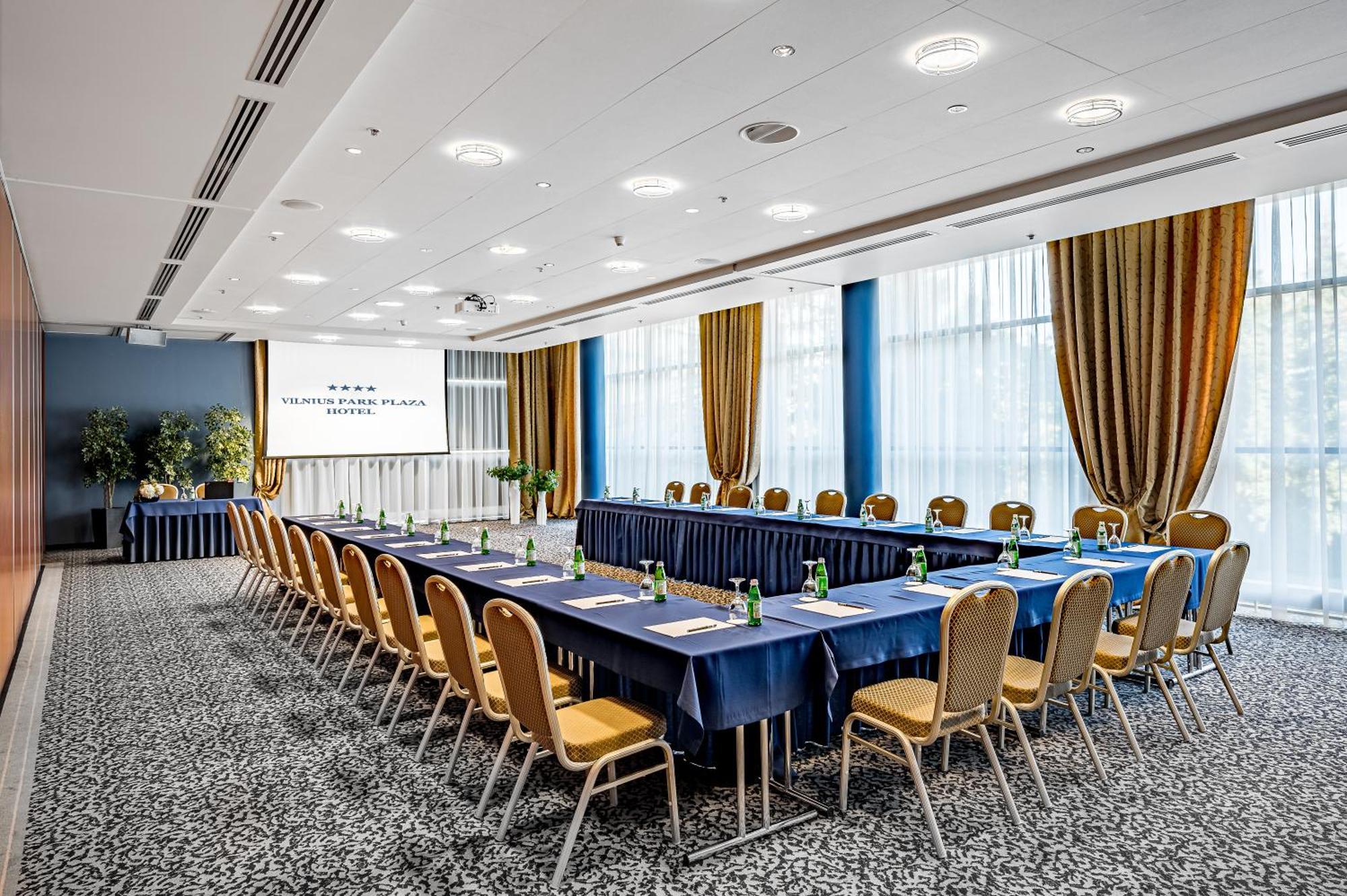 Hotell Park Plaza Hotel, Restaurant & Terrace, Panorama Bar, Conference & Banquet Center