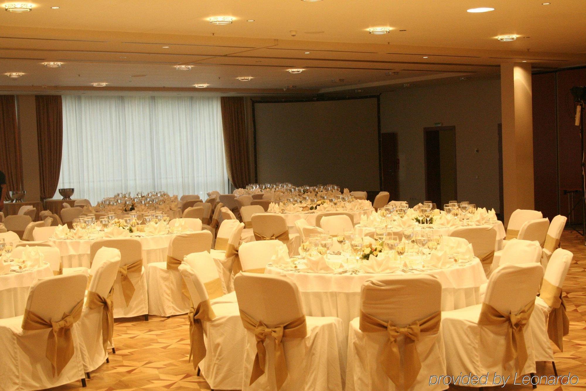 Park Plaza Hotel, Restaurant & Terrace, Panorama Bar, Conference & Banquet Center