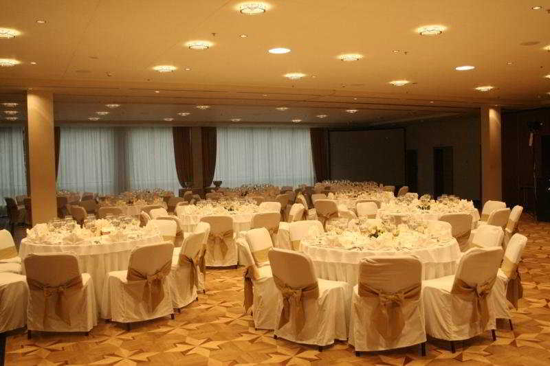 Park Plaza Hotel, Restaurant & Terrace, Panorama Bar, Conference & Banquet Center