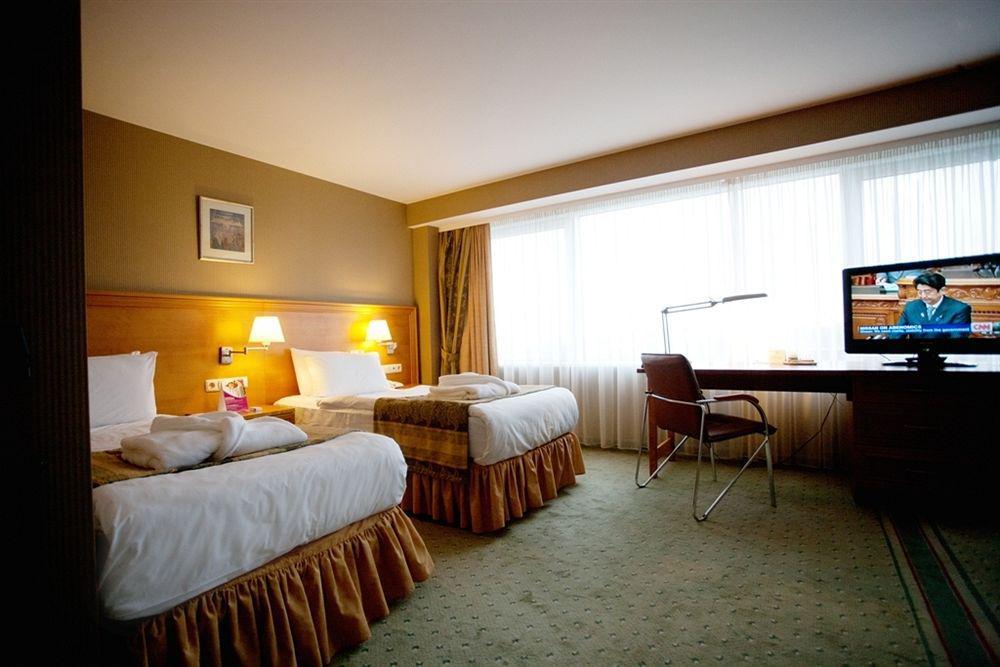 Park Plaza Hotel, Restaurant & Terrace, Panorama Bar, Conference & Banquet Center